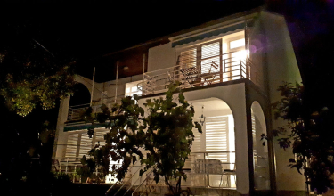 House of Apartments Vladimira *** Dramalj